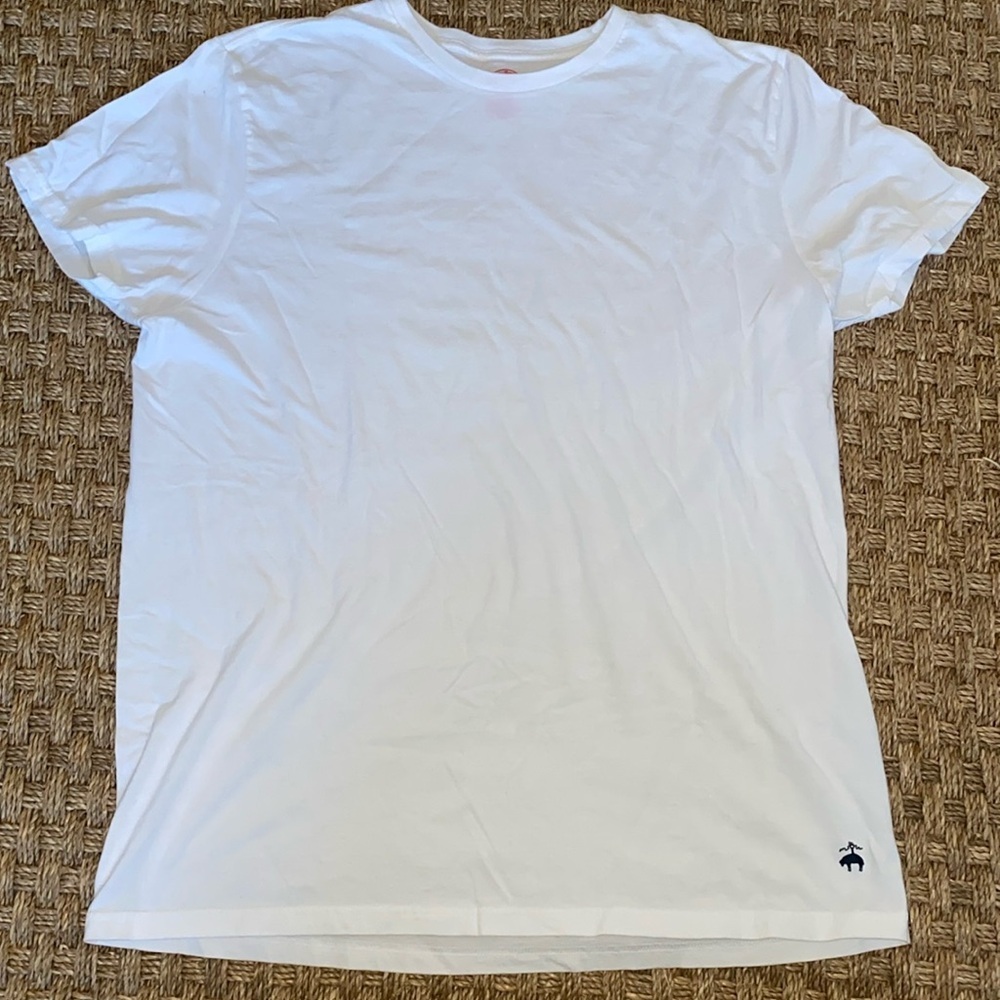 Brooks Brothers white ss tshirt.  Sz Large